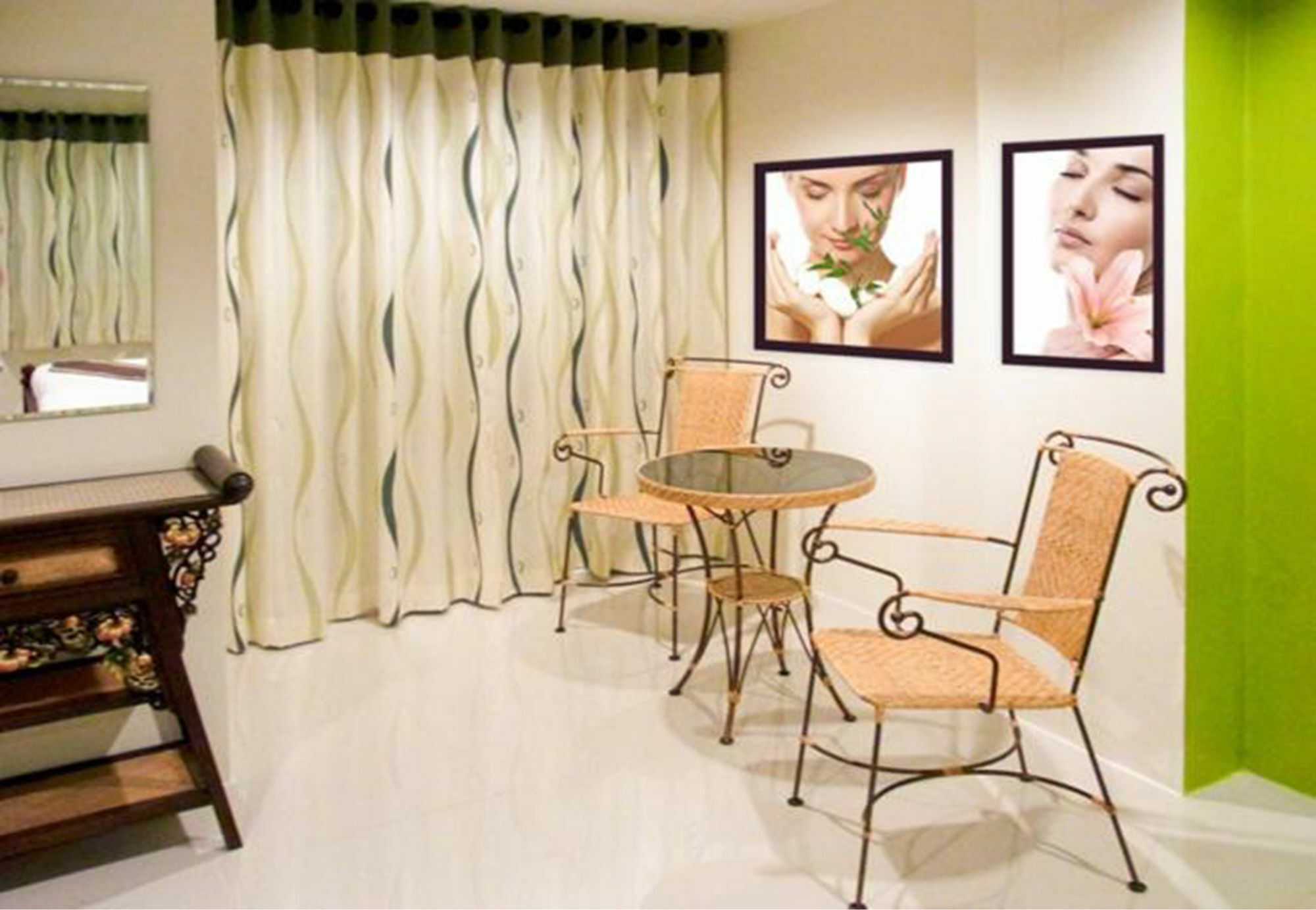 Spa Guest House Haat Jomtien Eksteriør bilde